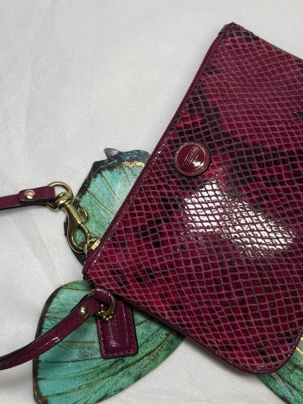 Coach Burgundy Snakeskin Embossed Wristlet Gold Hardware 6x4in - Picture 3 of 14